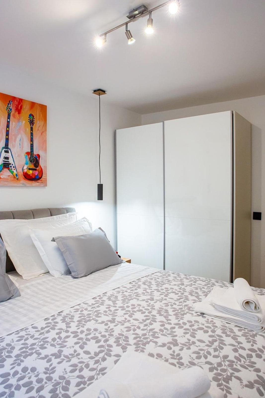 Three Bedroom Apartment With Old Town View - Orlanda'S Apartment Дубровник Экстерьер фото